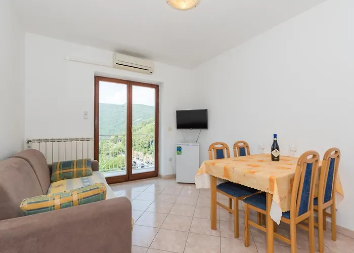 Adria Gostinjska kuća 3*